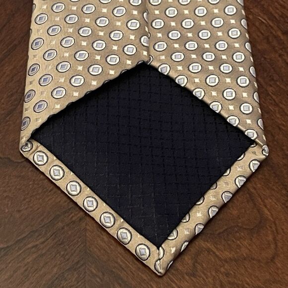 Club Room Tan Hand Made 100% Silk Men’s Neck Tie Made In China - Picture 2 of 9